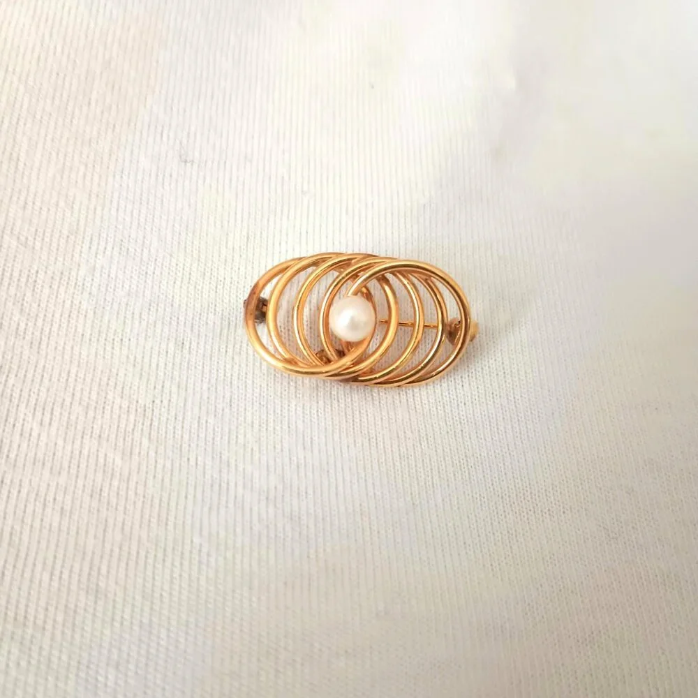 W E Richards 14k GF Pearl Brooch Women's Vintage Infinity Gold Pin Jewelry